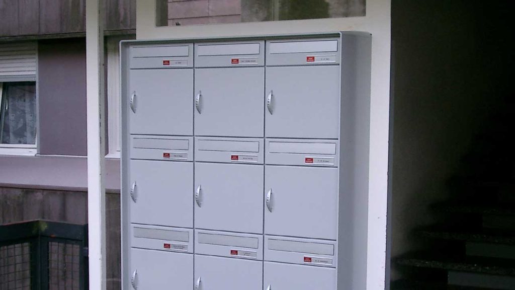 Briefkastenanlage, Wandeinbau, Aluminiumbriefkasten, 9er Anlage, Schweizer Briefkasten, Teilwandeinbau