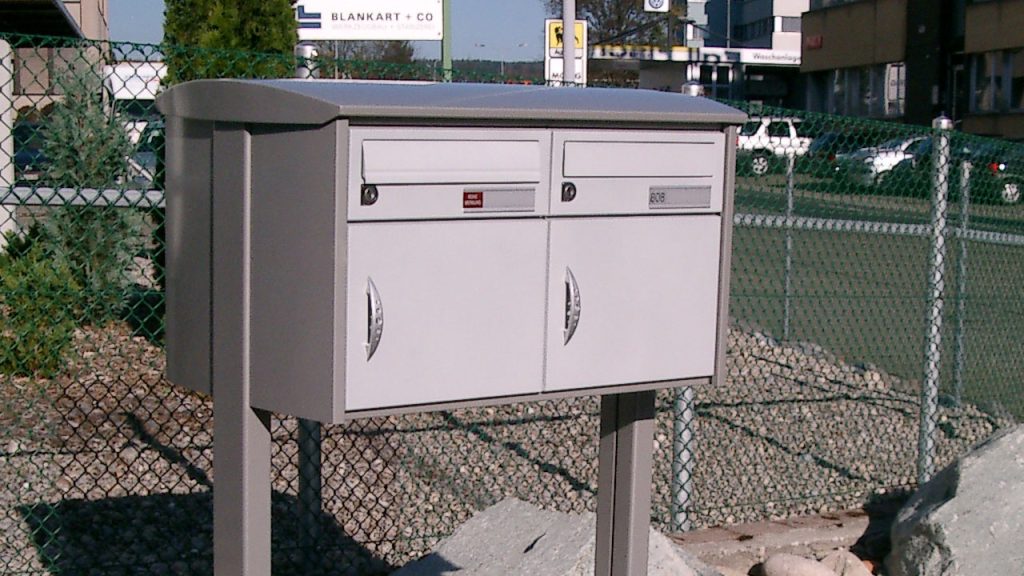 2er briefkastenanlage freistehend mit dach aus aluminium