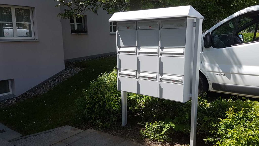 9er briefkasten mit kantrohrstützen weiss